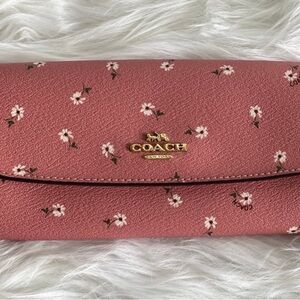 Coach Ditsy Floral Long Wallet 💖